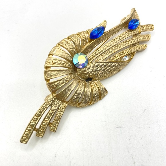 Vintage Gold Tone Blue Rhinestone Brooch - Picture 2 of 7